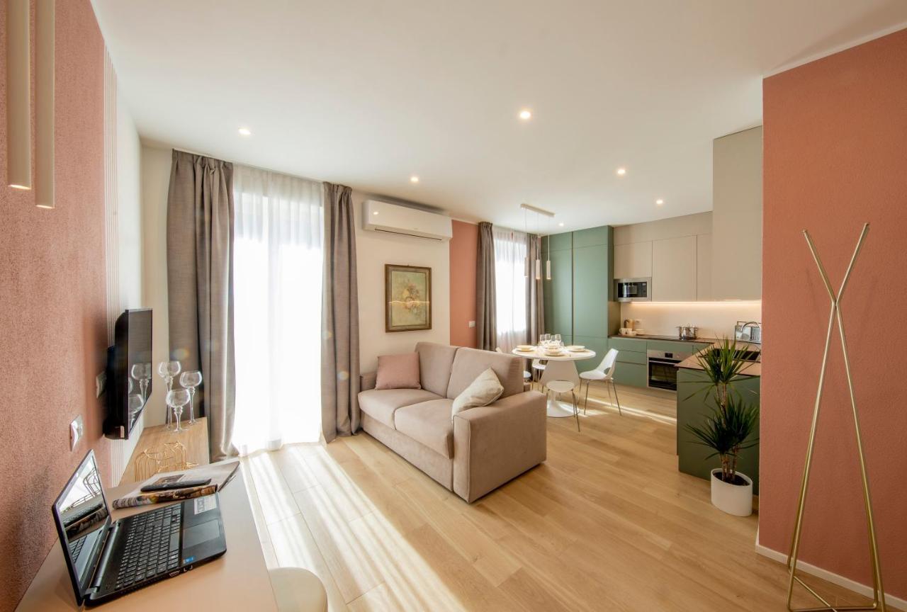 Residence Casa Coppa Appartamento Flox โอเมญา ภายนอก รูปภาพ